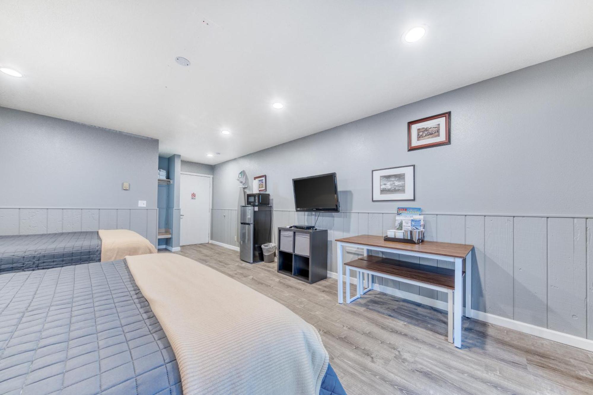 Sea Treasures Inn Rockaway Beach Room photo