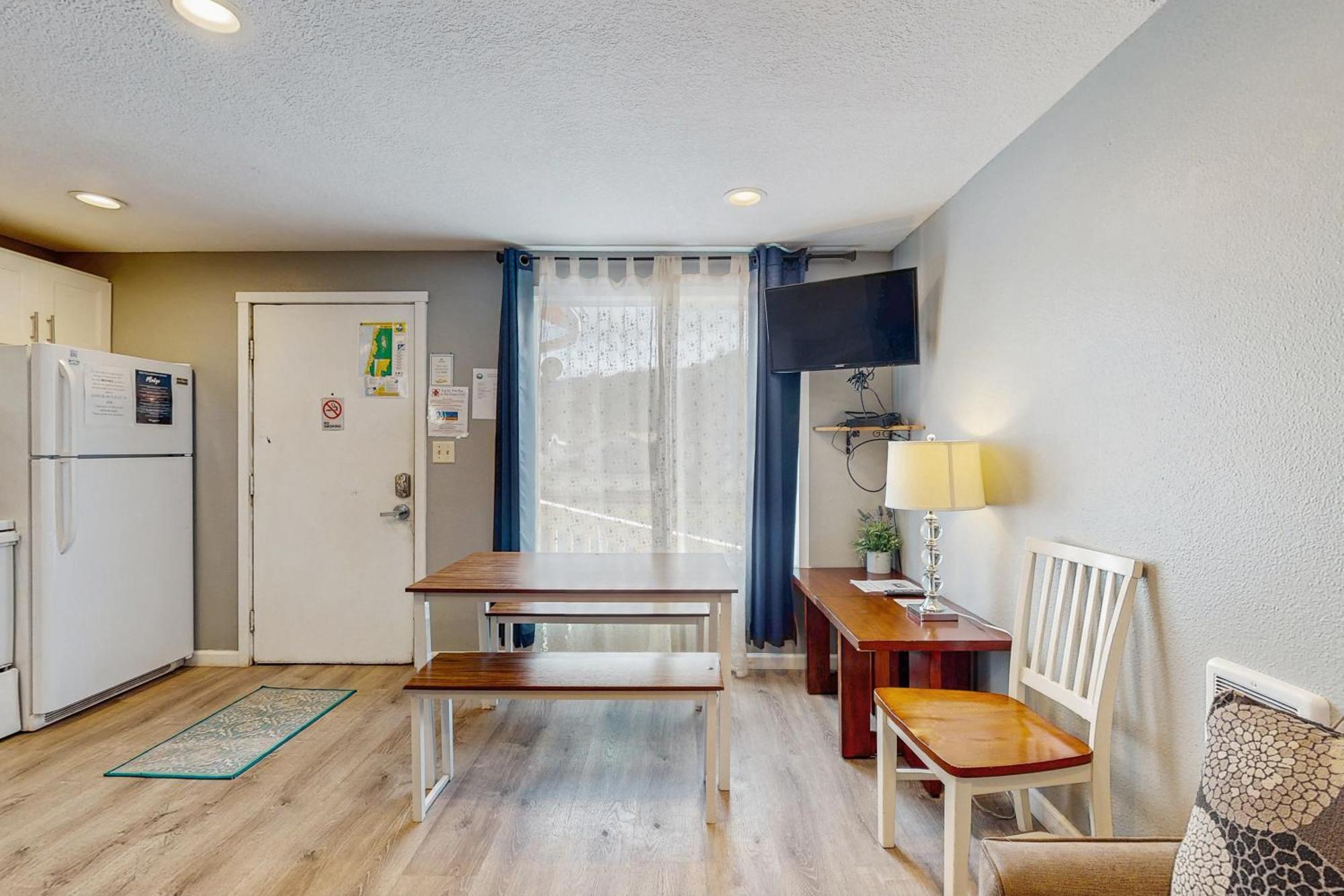 Sea Treasures Inn Rockaway Beach Room photo