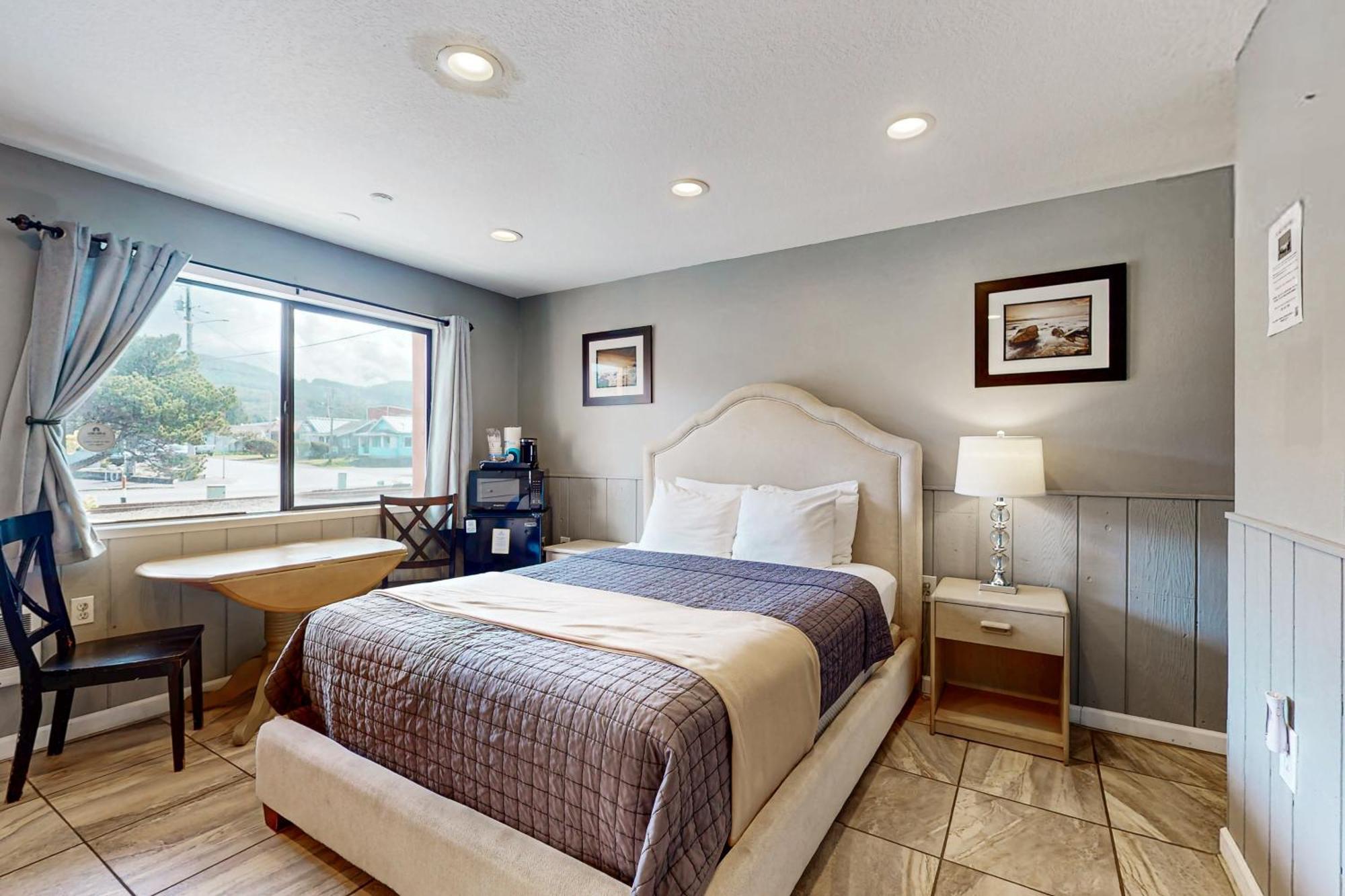 Sea Treasures Inn Rockaway Beach Room photo
