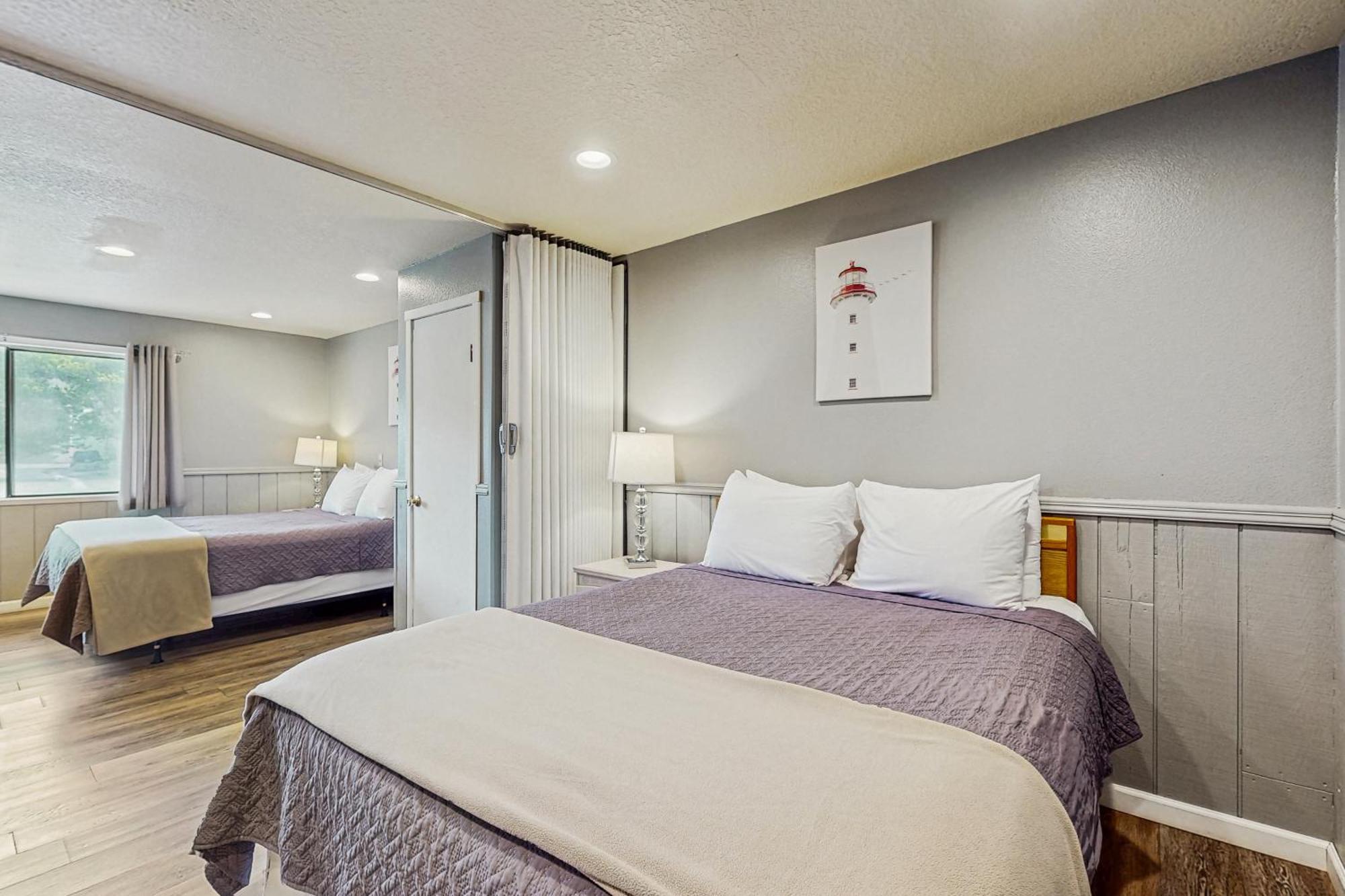 Sea Treasures Inn Rockaway Beach Room photo