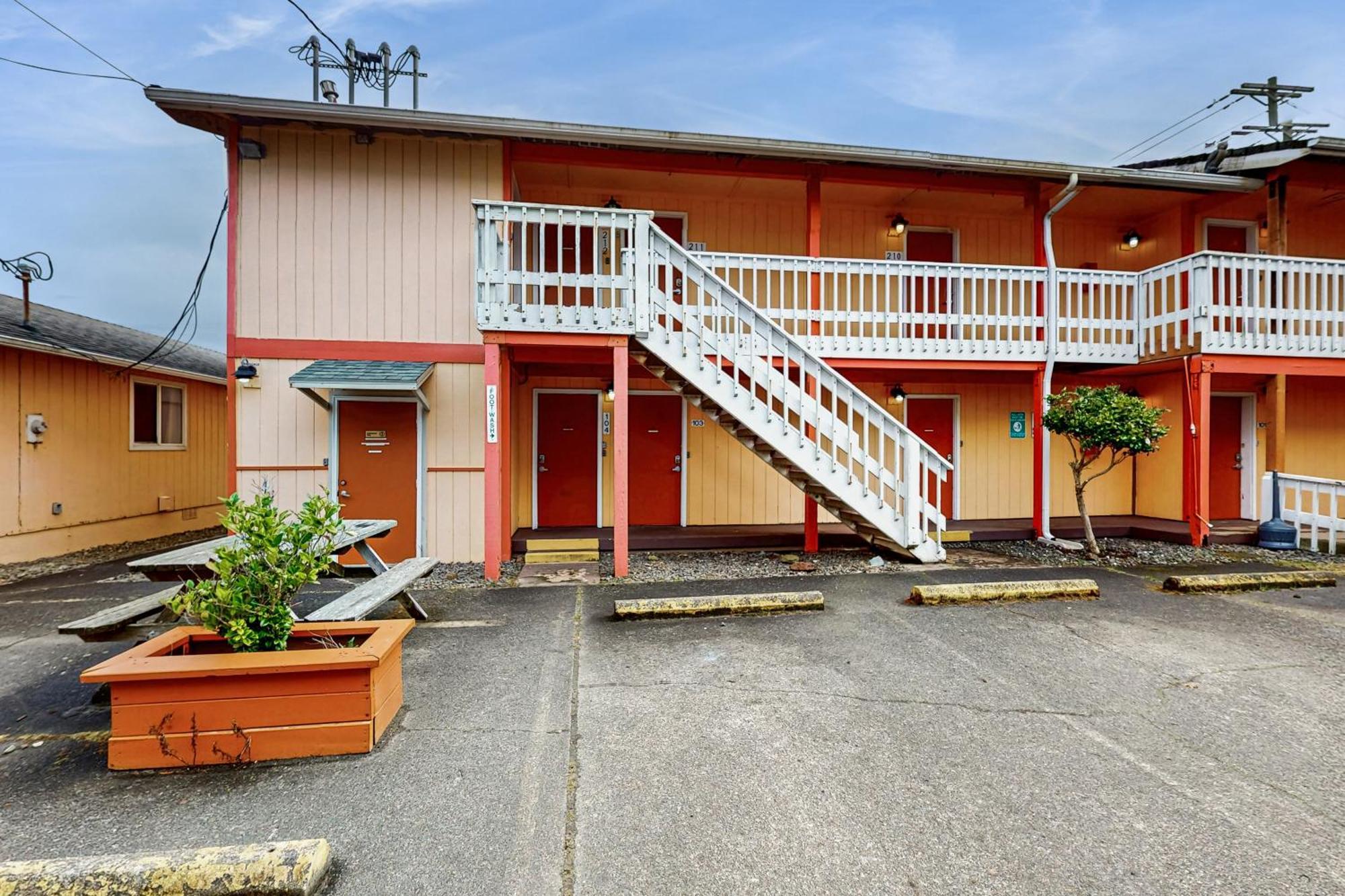 Sea Treasures Inn Rockaway Beach Room photo